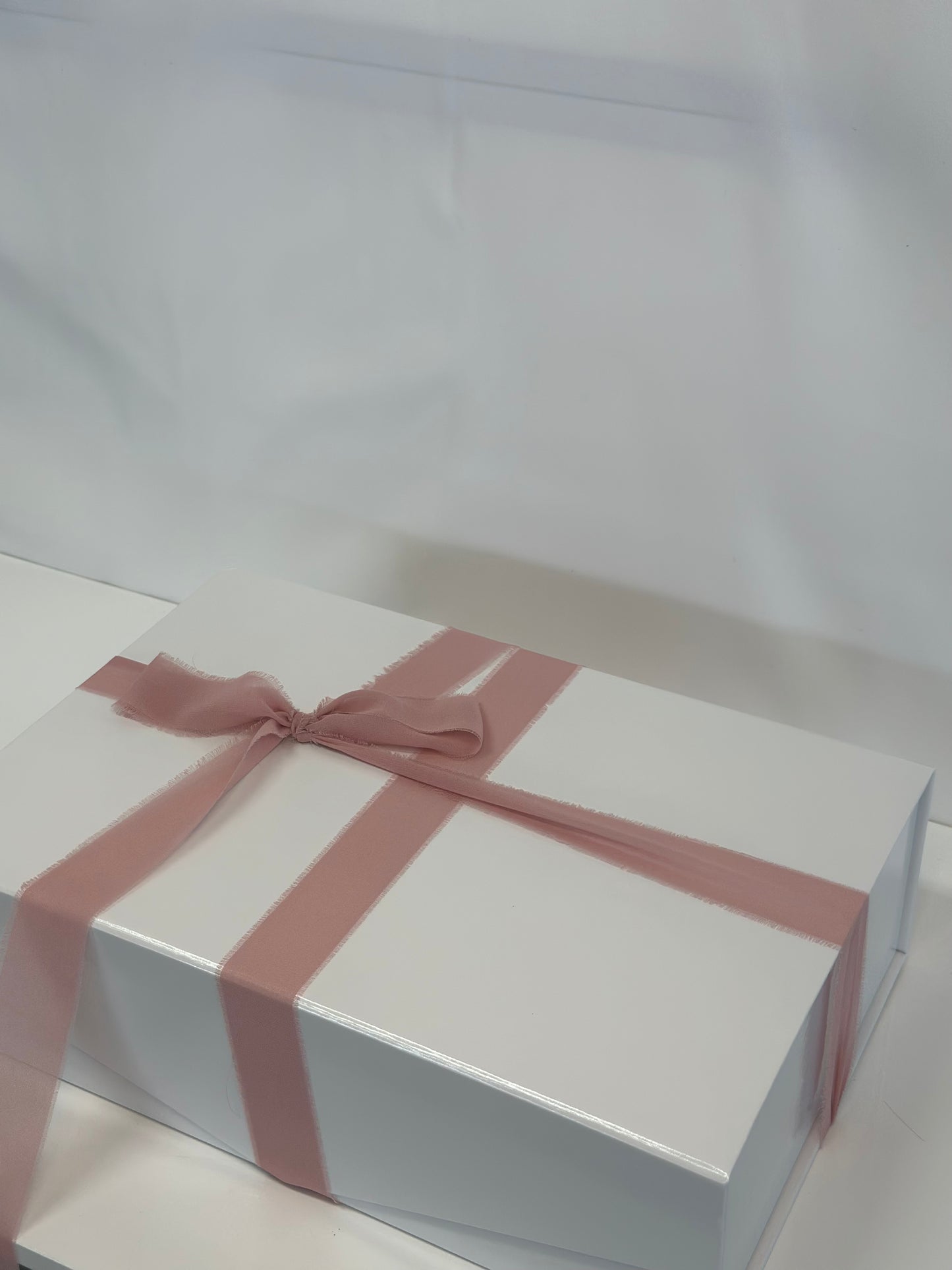 mothers day gift hamper, white box with pink ribbon